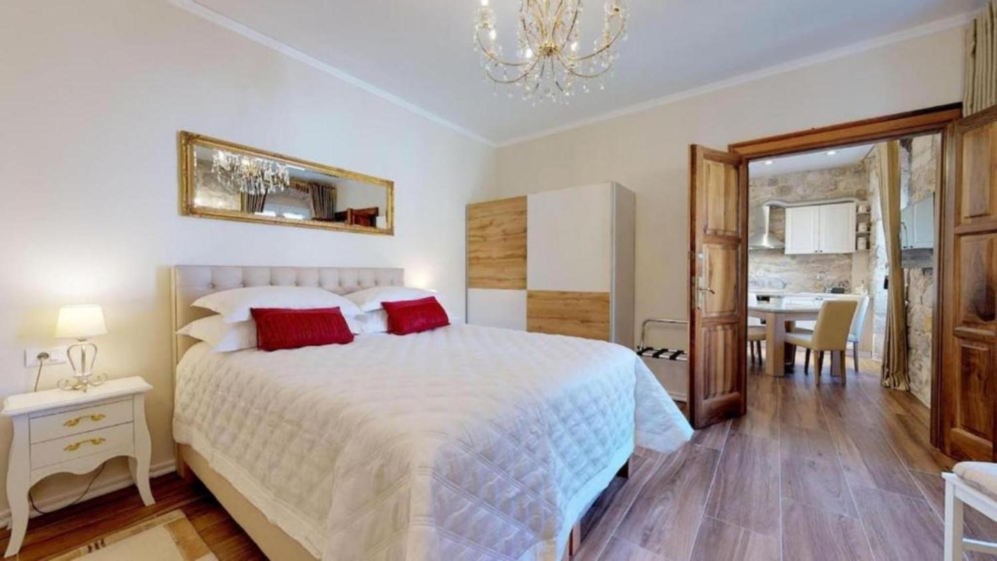 Chrysanta Apartments Сплит Экстерьер фото